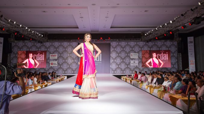 Pooja Misrra showstops as a princess of Jaipur as well as judges the FDAI Awards Pooja Misrra showstops as a princess of Jaipur as well as judges the FDAI Awards